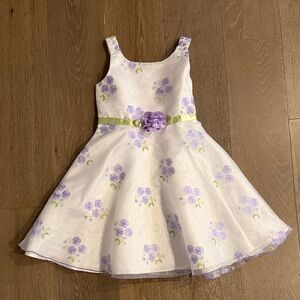 Youngland white & purple flower dress. Size:6. Gently Used.